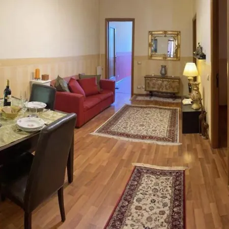 Apartament Domus Annia Guest House, The Amazing Colosseum *