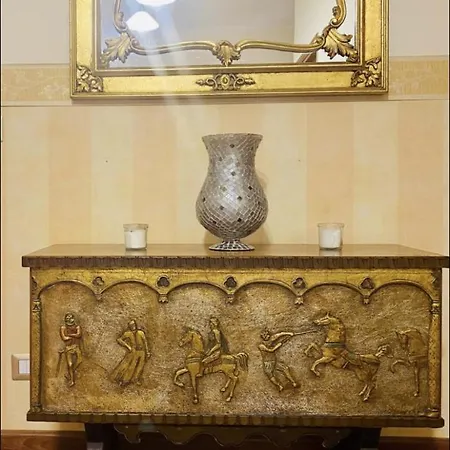 Domus Annia Guest House, The Amazing Colosseum Apartament *