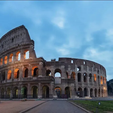 Domus Annia Guest House, The Amazing Colosseum Apartament *